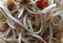 #美味开学季#绿豆芽炒肉的做法