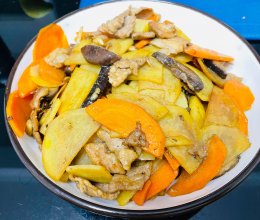 土豆片炒胡萝卜香菇里脊肉的做法