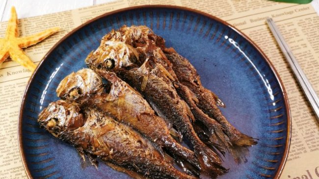 罐头黄花鱼——鱼骨酥烂，咸中带甜，甜中带鲜的做法