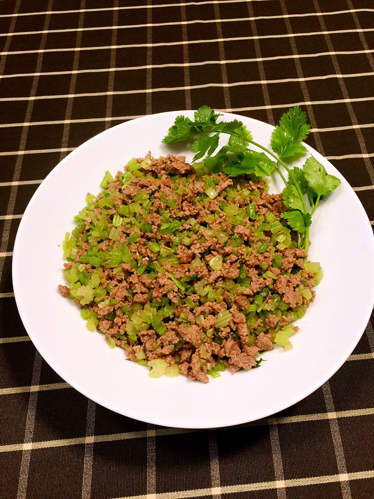 幼儿芹菜牛肉沫的做法