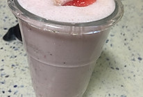 冰淇淋般的草莓奶昔的做法