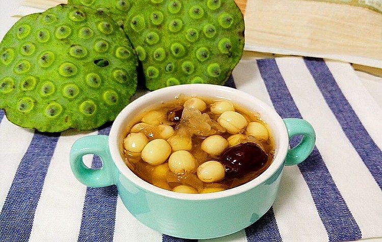 鲜莲子羹的做法