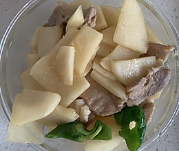 凉薯炒肉的做法