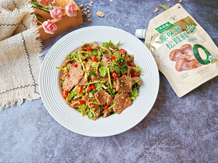 香菜拌牛肉的做法