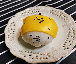 芝士肉松饭团的做法
