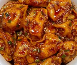 今天给大家分享一道干拌饺子的做法