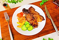 #春日时令，美味尝鲜#时令配牛排的做法