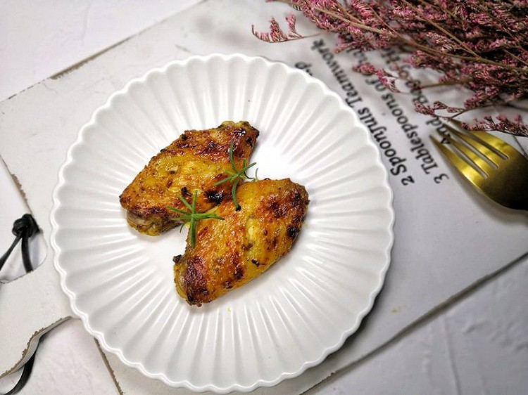 超级简单小孩子也会做的香烤黄油鸡翅的做法