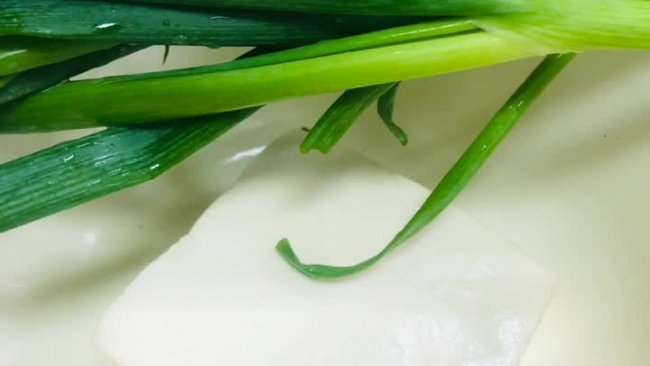 小葱拌豆腐的做法