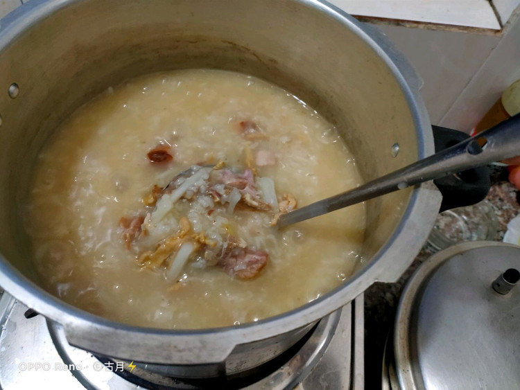 萝卜烧骨粥的做法