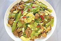 #芝士盖被 爆改芝味# 黄瓜炒鸡丁的做法