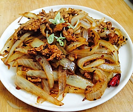 孜然圆葱炒肉的做法