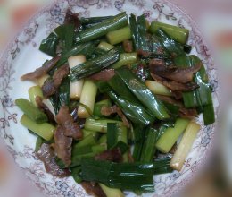 蒜苗炒腊肉的做法