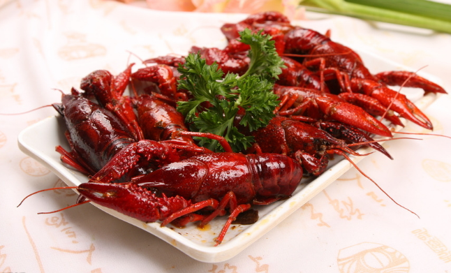 莎吉亚小编推荐食谱之-辣炒小龙虾的做法