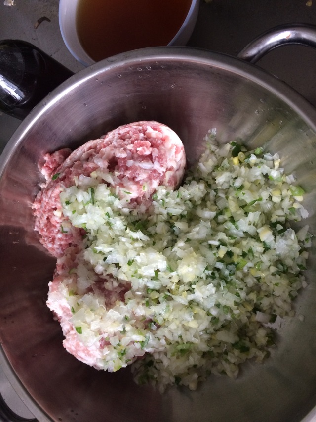 猪肉大葱馅饺子的做法