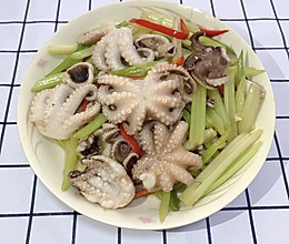 香芹炒章鱼的做法