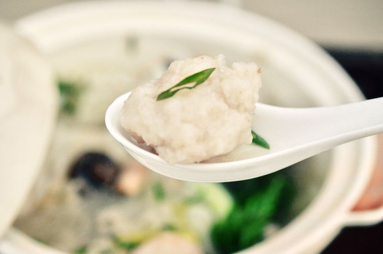 养生菜: 不一样的手工虾丸，松软Q弹超级嫩的做法