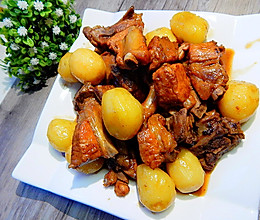 小土豆炖排骨的做法