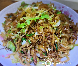 家常包菜素焖饼的做法