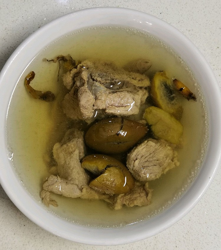 滋阴润燥—石斛麦冬橄榄排骨汤的做法