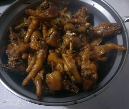风味鸡爪的做法