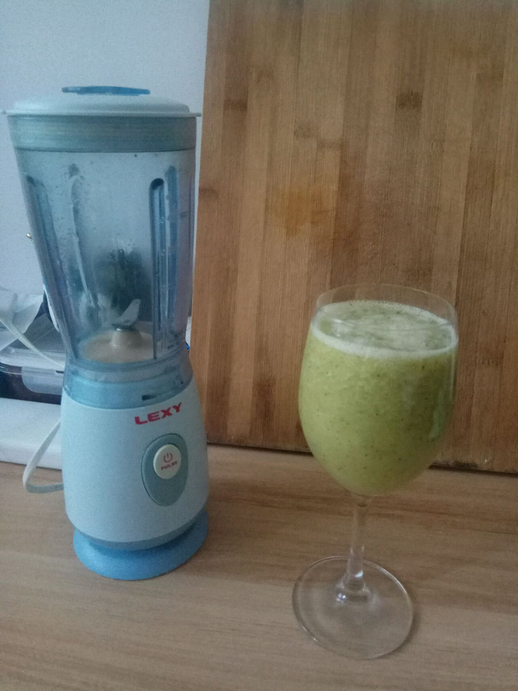 猕猴桃芹菜汁的做法