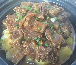砂锅牛腩的做法