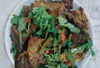 香煎香辣鲫鱼干的做法