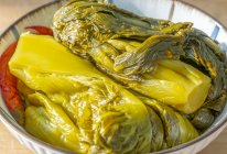 自制酸菜：酸菜炒竹笋、酸菜豆腐、懒人版酸菜鱼、酸菜肉丝面的做法