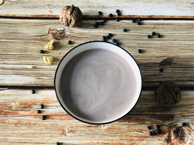 核桃红枣黑豆浆的做法