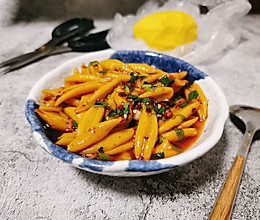 #憋在家里吃什么#酸辣开胃凉拌剪刀面的做法