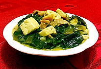 五花肉炖豆腐海带的做法