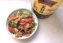 #中秋跟着金龙鱼外婆乡小榨菜籽油一起吃香喝辣#辣椒炒回锅肉的做法