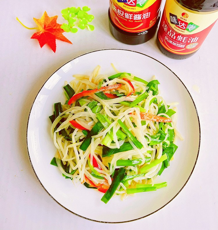 绿豆芽炒韭菜的做法