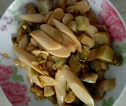 火腿肠炒炸菜的做法