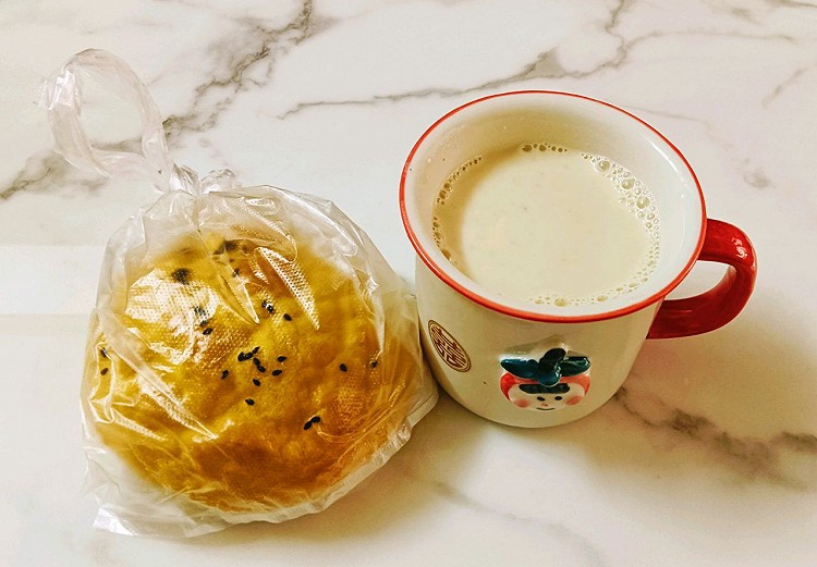 红枣花生豆奶的做法