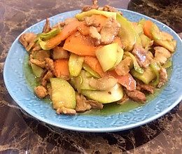 下饭菜-胡萝卜西葫瓜炒肉片的做法