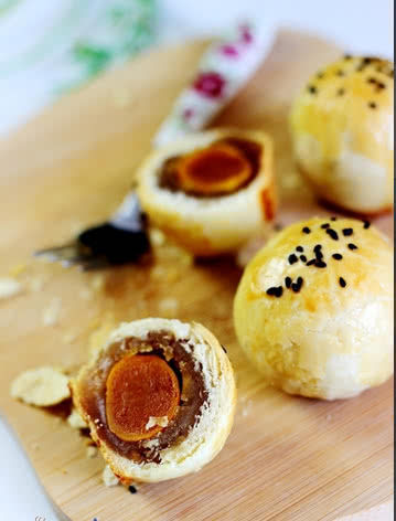 蛋黄酥的做法