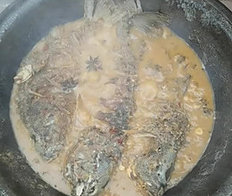 大锅熬鱼蒸卷子的做法
