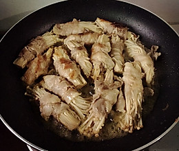五花肉卷金针菇的做法