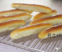 看上去就很好吃！可爱的小奶棍面包的做法