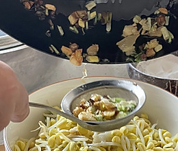油拌豆芽的做法