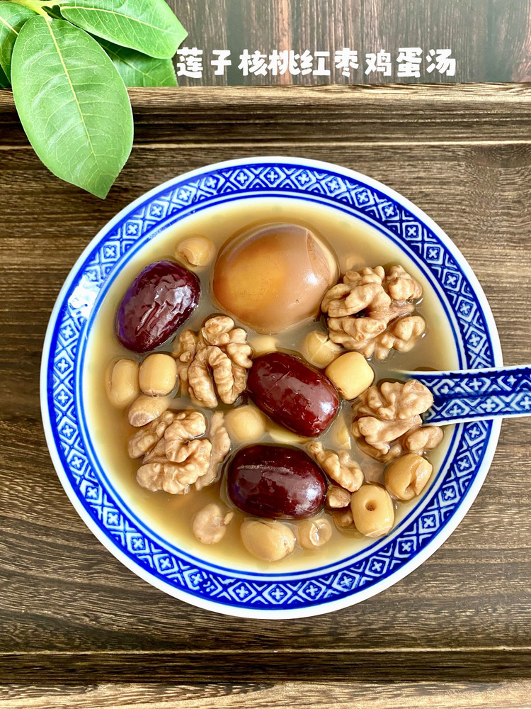 莲子核桃红枣鸡蛋汤的做法