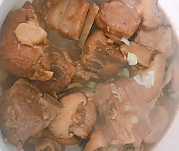 香菇炖排骨的做法
