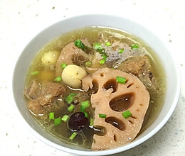 莲藕排骨汤的做法