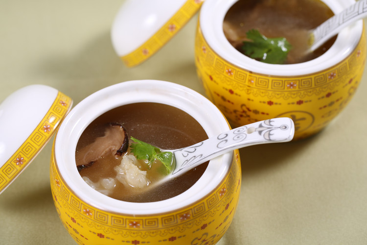 松茸花胶鸡汤|美食中的神仙水，养颜又养气，抓住秋冬赶紧补一波的做法