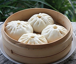 香喷喷大肉包子自家制的做法