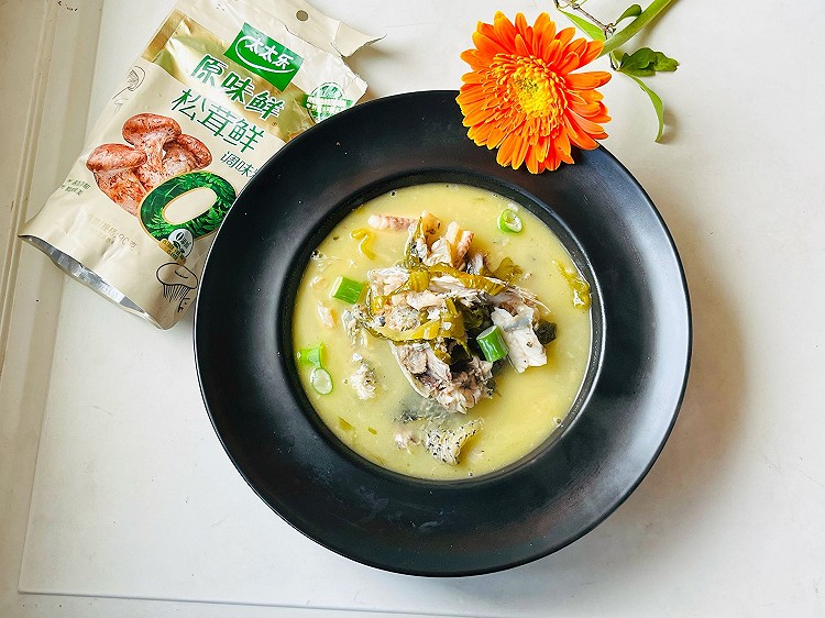 酸菜乌鱼汤的做法