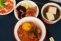 减脂营养早餐：香煎鱼块、纳豆拌饭清凉拌菜、豆腐鲜蔬汤的做法