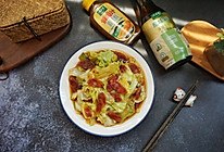 #太太乐鲜鸡汁玩转健康快手菜#腊味手撕包菜的做法